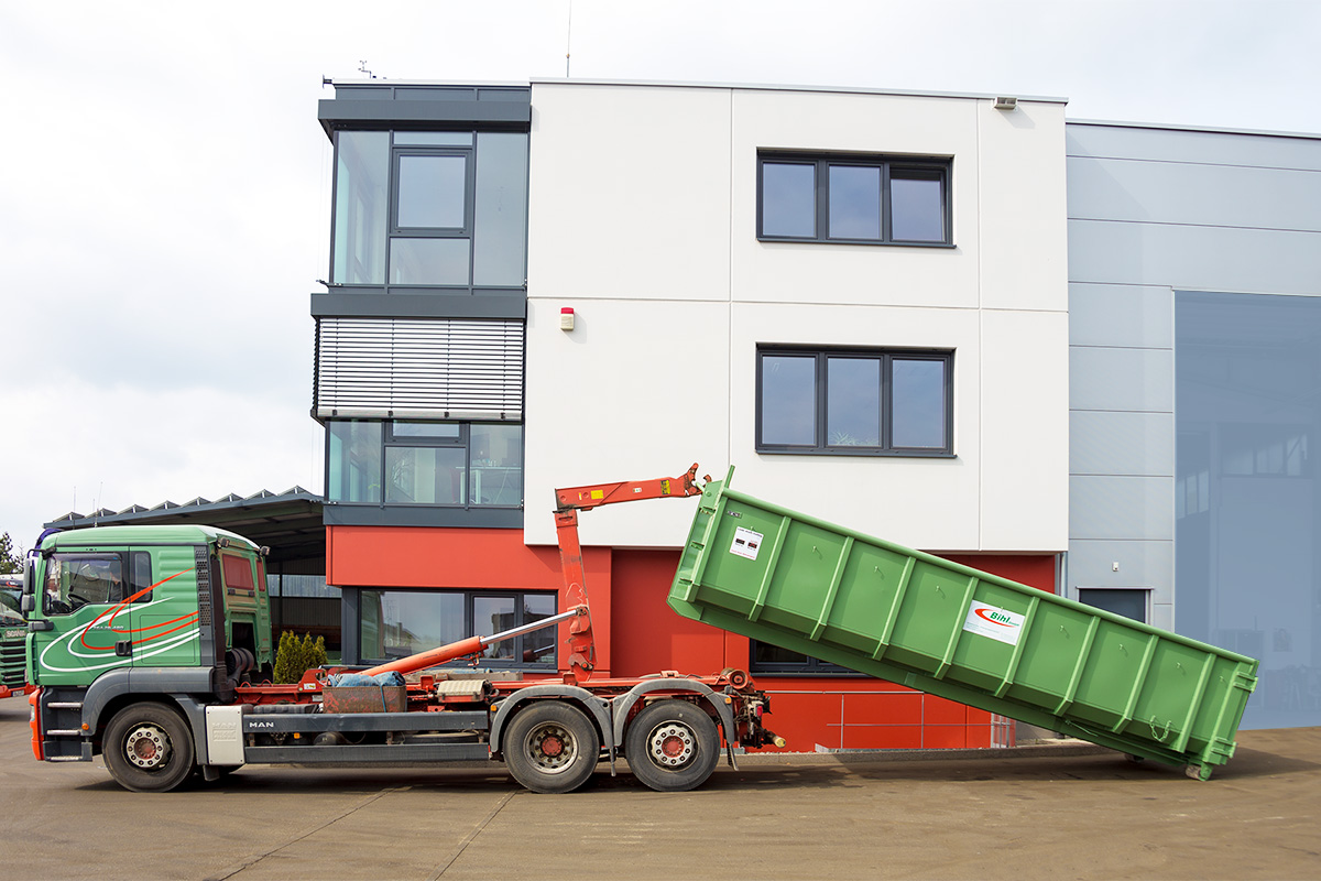 Platzbedarf LKW mit Container